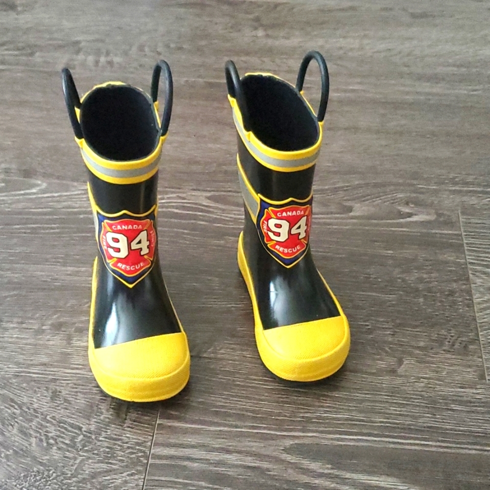 Firefighter Weather Spirits Cushion Foam Rain Boots - Toddler Size 5